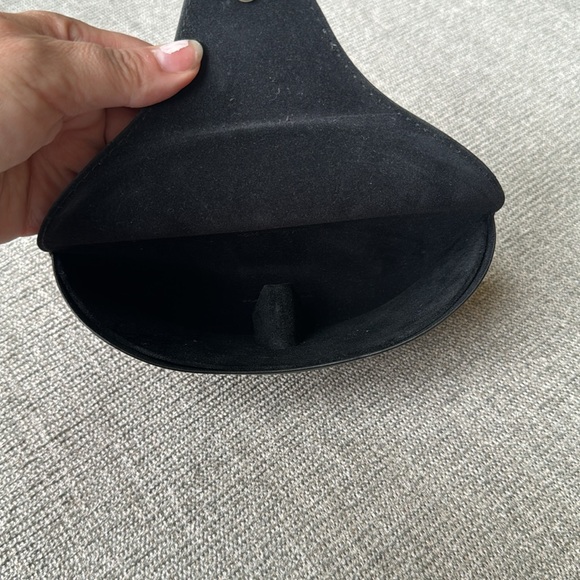 Like new Women’s Ray-Ban Aviator style sunglasses - Picture 11 of 16